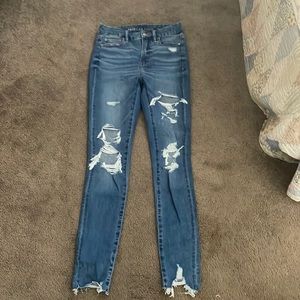 American eagle blue distressed denim jeans